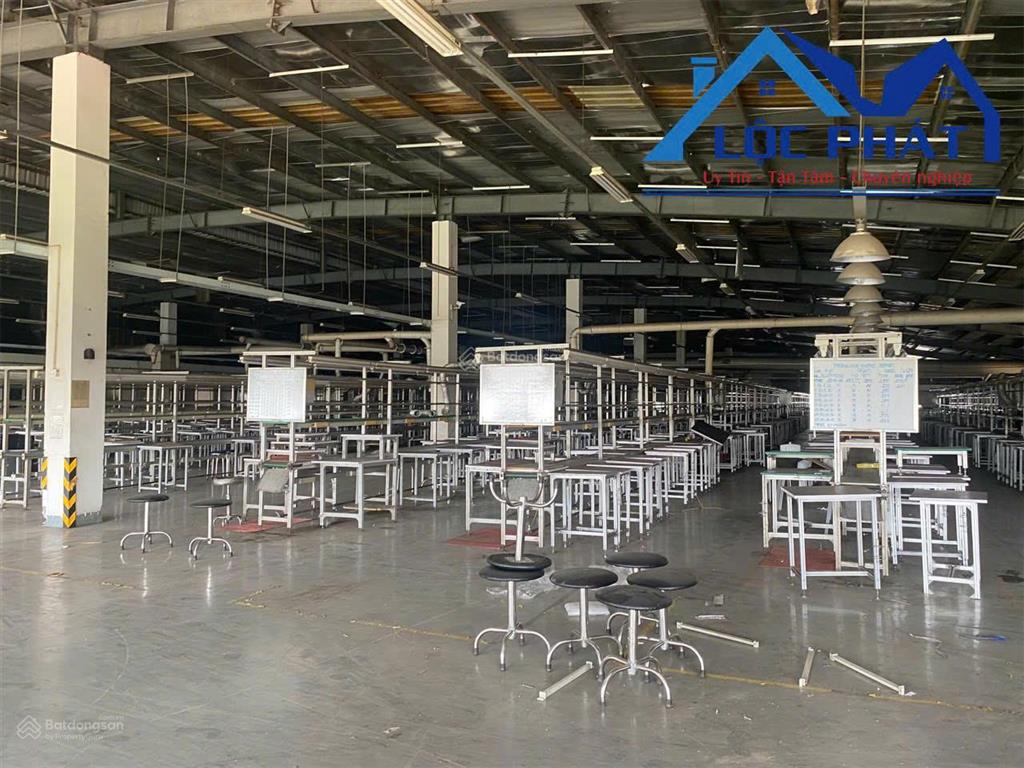 Cho thuê nhà xưởng 10.700m2 giá 1 tỷ 50 triệu. kcn biên hoà  tp đồng nai 0937 980 ***