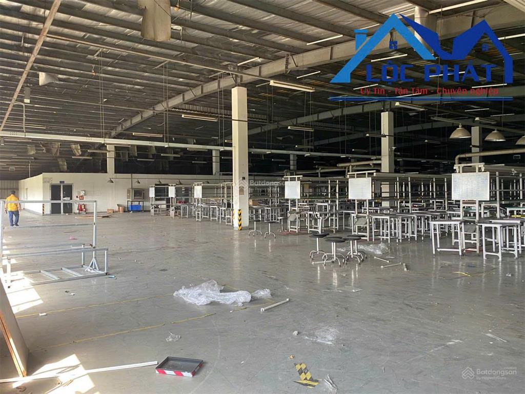 Cho thuê nhà xưởng 10.700m2 giá 1 tỷ 50 triệu. kcn biên hoà  tp đồng nai 0937 980 ***