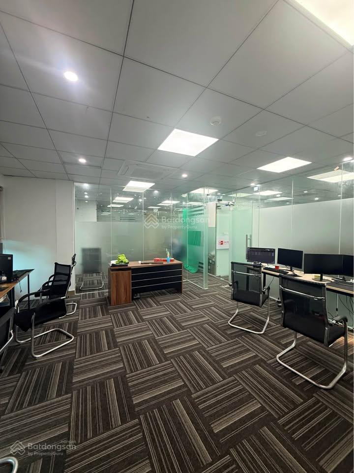 Văn phòng cho thuê quận tân bình. dt 130m2 gần khu vực sân bay dễ giao thương