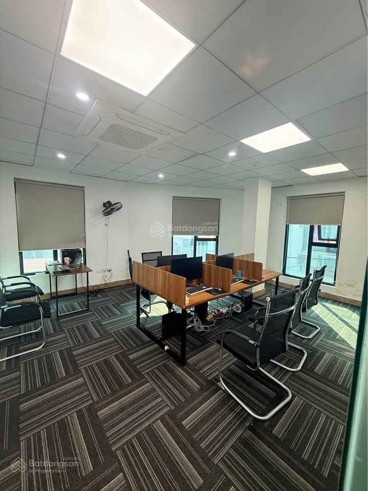 Văn phòng cho thuê quận tân bình. dt 130m2 gần khu vực sân bay dễ giao thương