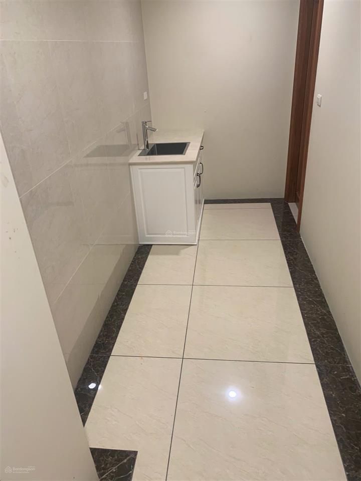 Văn phòng mt trường sơn 80m2  100m2  150m2  giá thuê 15$ bao phí quản lí