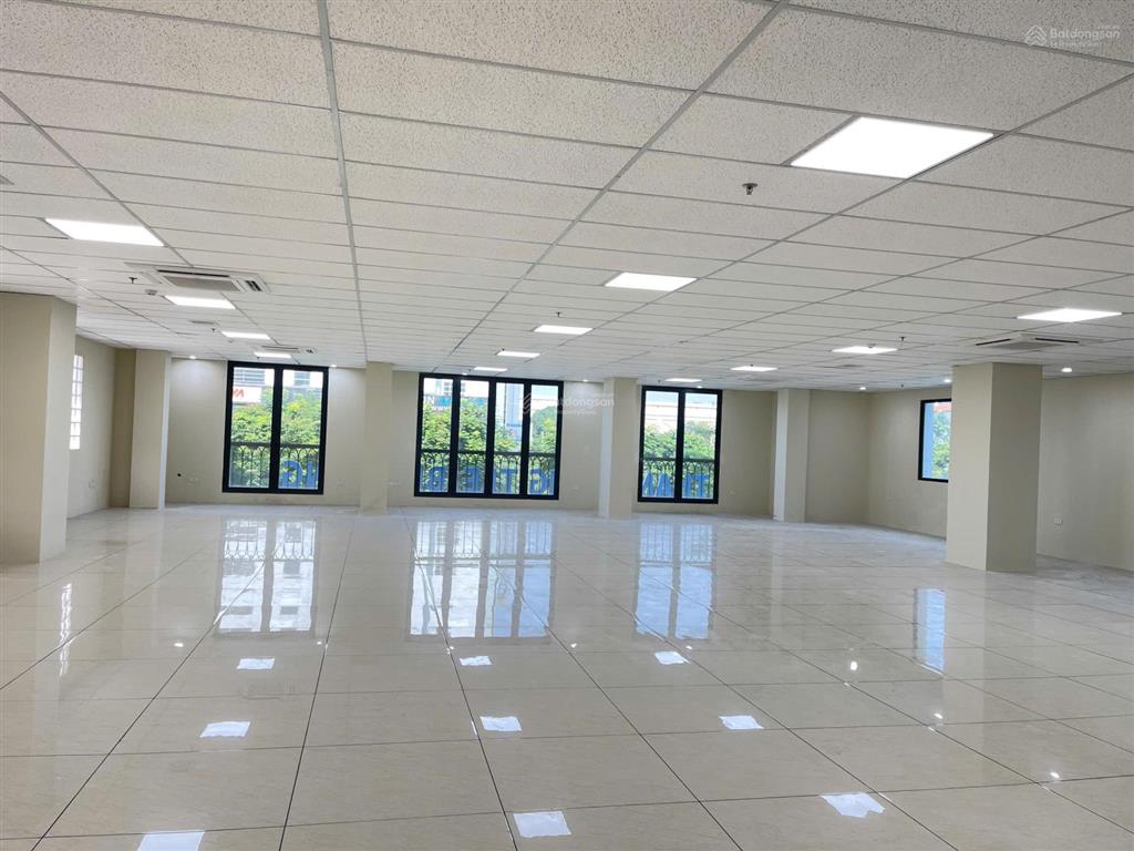 Văn phòng mt trường sơn 80m2  100m2  150m2  giá thuê 15$ bao phí quản lí