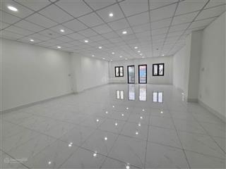 Văn phòng phổ quang 85m2 giá thuê 20tr/ tháng có hỗ trợ nội thất bên trong