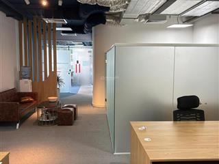 Văn phòng đường huỷnh mẫn đạt ,dt 65m2 , sàn trống bàn giao ngay