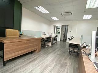Đang trống sẵn văn phòng 50m2 đường nguyễn xí ,lầu 3.