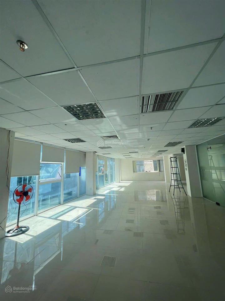 Cho thuê văn phòng phú nhuận  dt 110m2