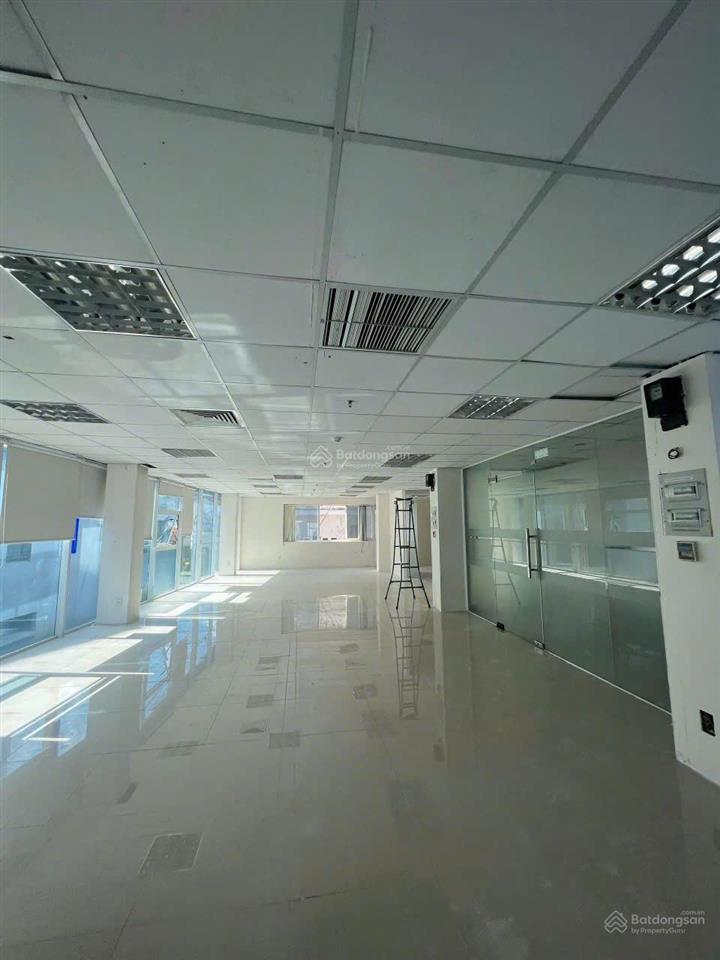 Cho thuê văn phòng phú nhuận  dt 110m2