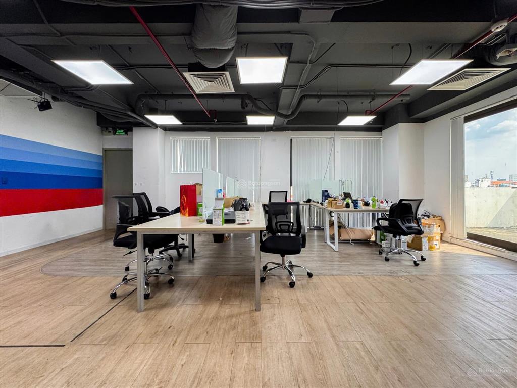 Cho thuê văn phòng đường nguyễn đình chiểu, dt 90m2 full nội thất