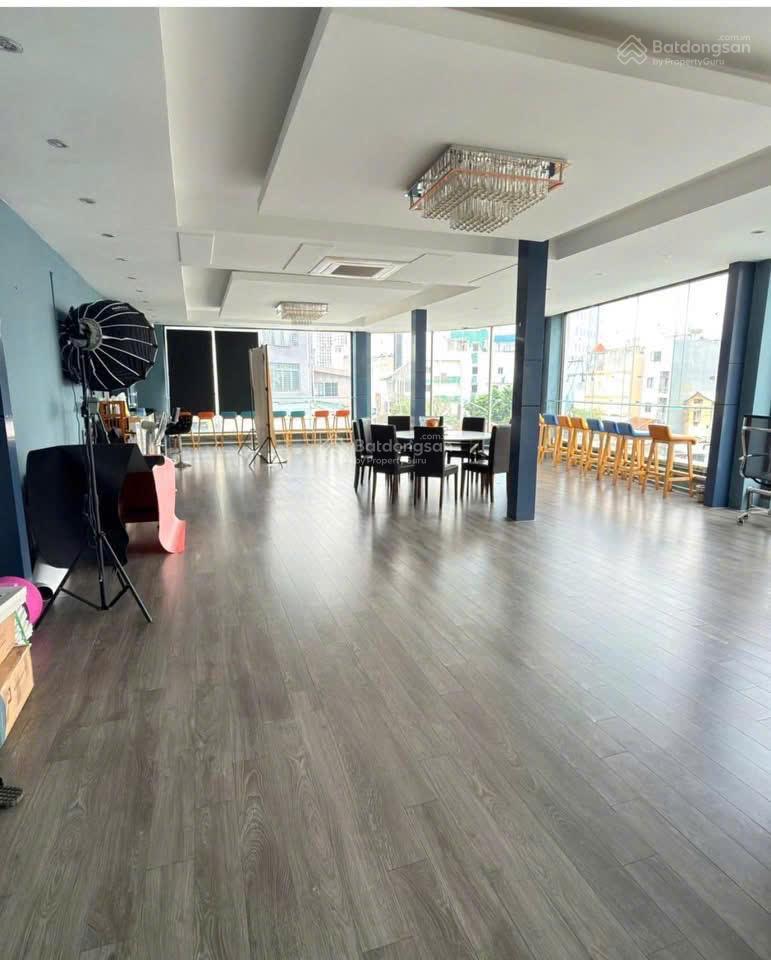 Cho thuê văn phòng full nội thất phú nhuận  dt 70m2 giá chỉ 19 triệu