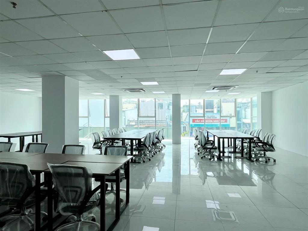 Cho thuê văn phòng full nội thất phú nhuậndt 220m2