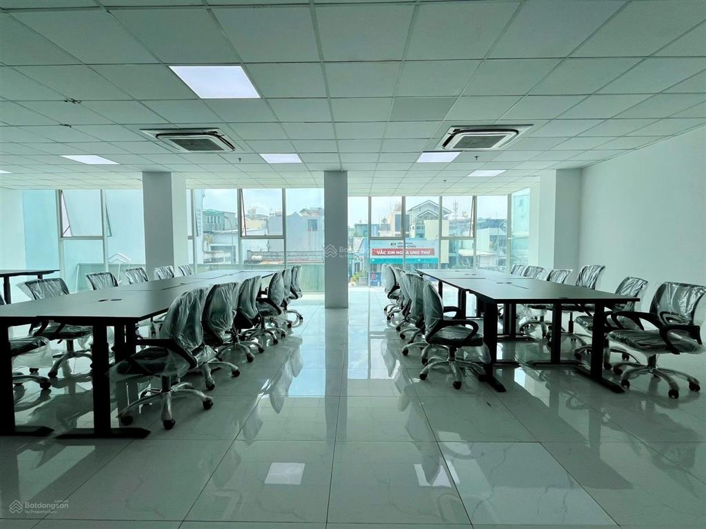 Cho thuê văn phòng full nội thất phú nhuậndt 220m2