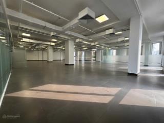 Văn phòng cho thuê gần sân bay dt 180m2