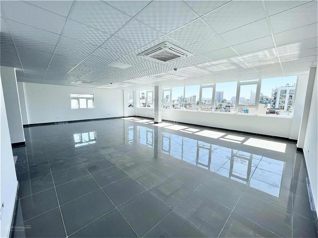 Cho thuê văn phòng quận phú nhuận  dt 160m2