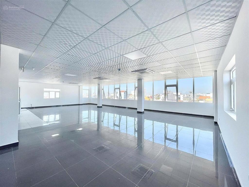 Cho thuê văn phòng quận phú nhuận  dt 160m2