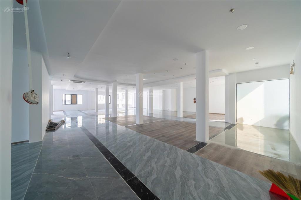 Cho thuê văn phòng nguyễn văn thủdt 165m2