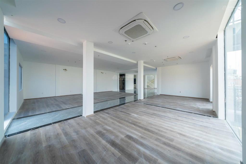 Cho thuê văn phòng nguyễn văn thủdt 165m2