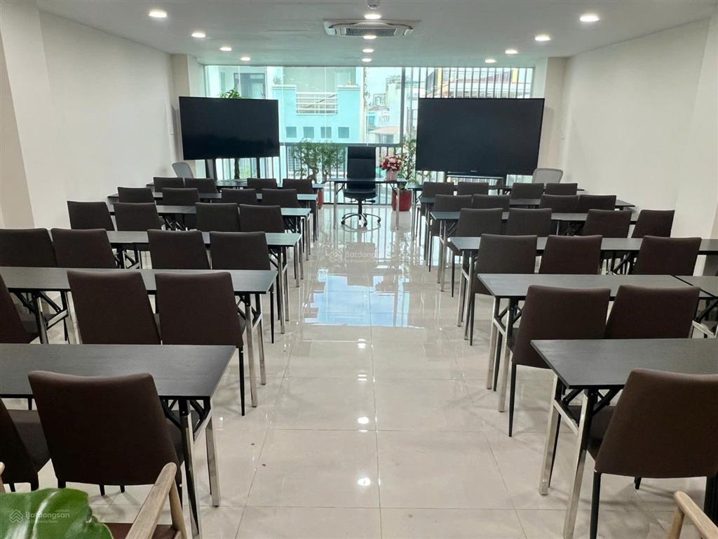 Cho thuê văn phòng phú nhuận full nội thấtdt 91m2giá chỉ 21 triệu