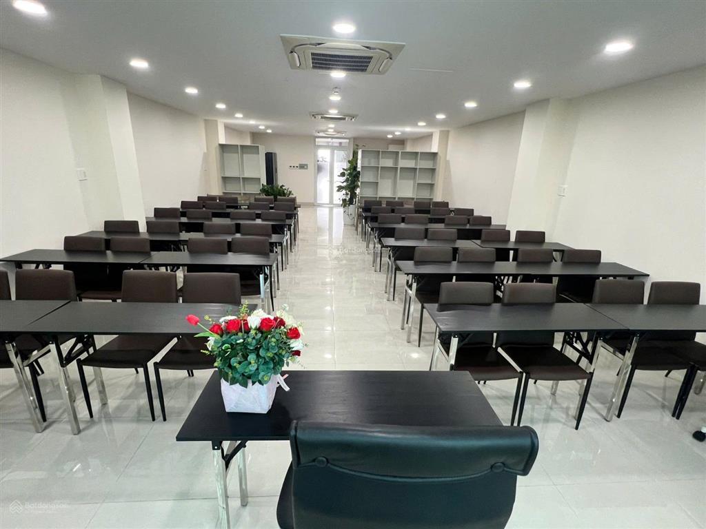 Cho thuê văn phòng phú nhuận full nội thấtdt 91m2giá chỉ 21 triệu