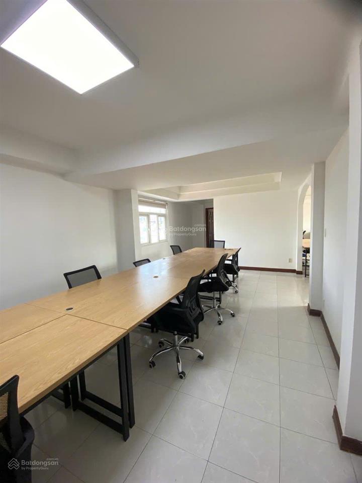 Cho thuê văn phòng full nội thất huỳnh văn bánh dt55m2