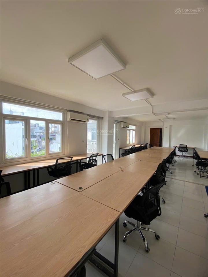 Cho thuê văn phòng full nội thất huỳnh văn bánh dt55m2