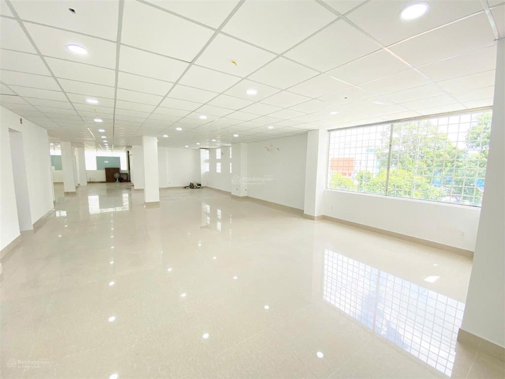 Cho thuê văn phòng quận 3dt 120m2