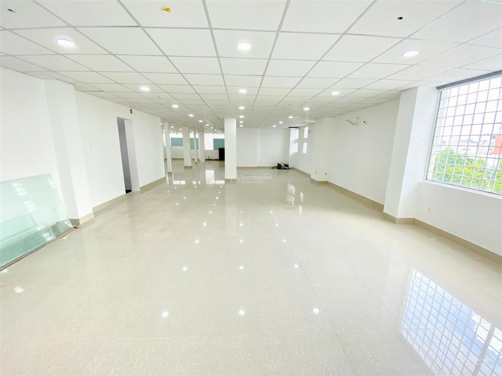 Cho thuê văn phòng quận 3dt 120m2