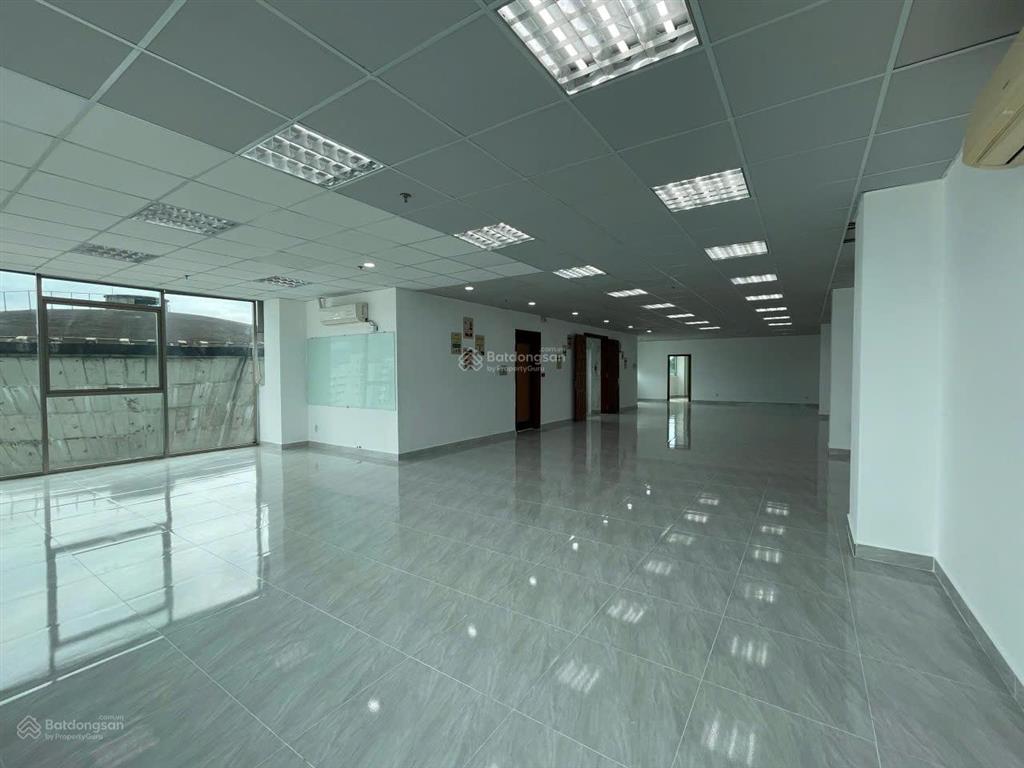 Cho thuê văn phòng hồ văn huê dt 180m2