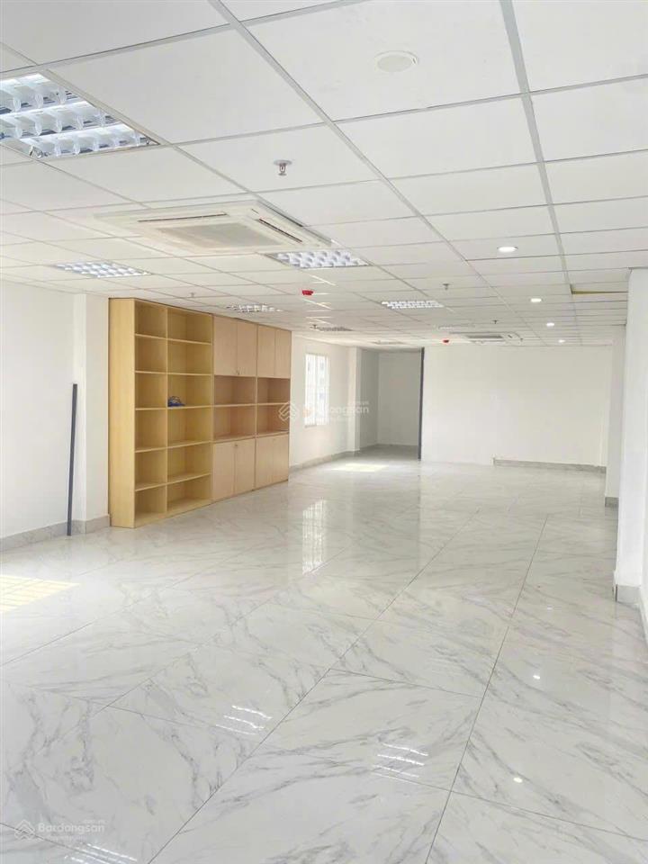 Văn phòng 50m2 lầu 5 bình thạnh giá chỉ 13 triệu rẻ nhất khu vực