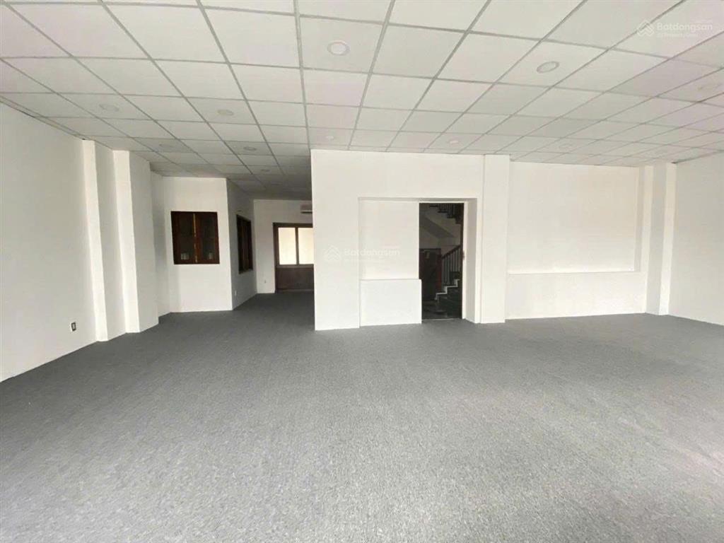 Văn phòng 80m2 đẹp, giá rẻ siêu sốc ngay khu sân bay  giá chỉ 17 triệu