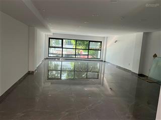 Cho thuê văn phòng tầng trệt 100m2 gần sân bay giá siêu hời