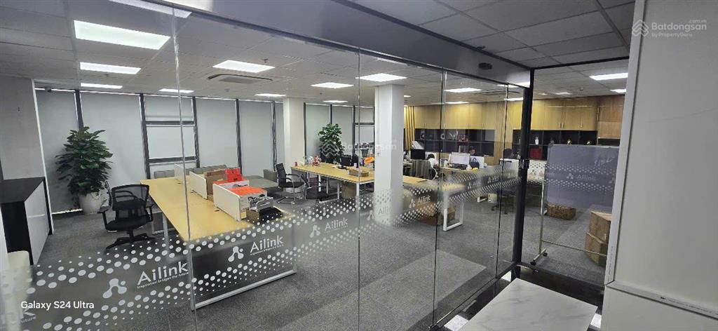 Văn phòng 160m2 full nội thất ở nguyễn huy tưởng giá rẻ chỉ 55 triệu