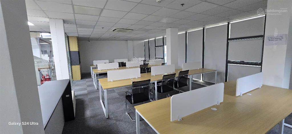 Văn phòng 160m2 full nội thất ở nguyễn huy tưởng giá rẻ chỉ 55 triệu