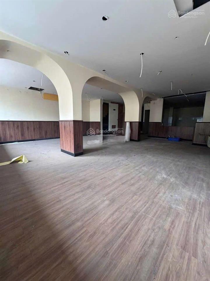 Cho thuê nhà nguyên căn 600m2 tại đồng đen giá chỉ 45 triệu