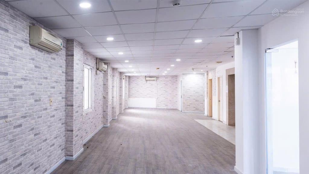Cho thuê tòa nhà văn phòng 8x20m 1 hầm 1 trệt 4 lầu  khu trung tâm hành chính quận tân bình