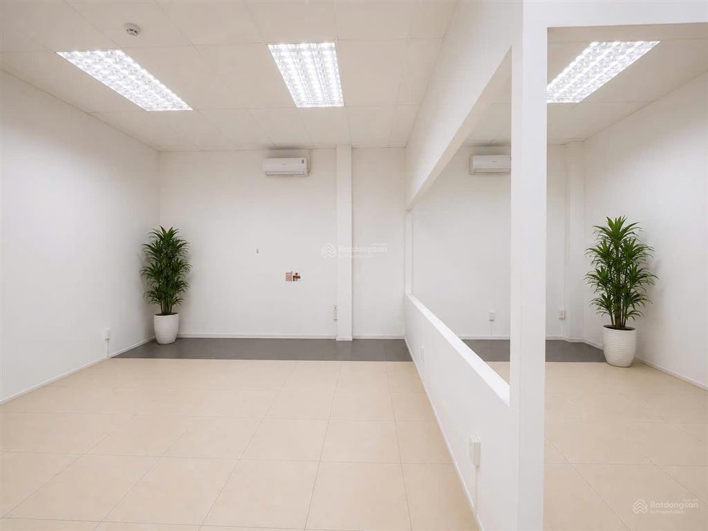 Cho thuê sàn văn phòng phan xích long p2 phú nhuận  127m2 giá 19 triệu có hỗ trợ nội thất