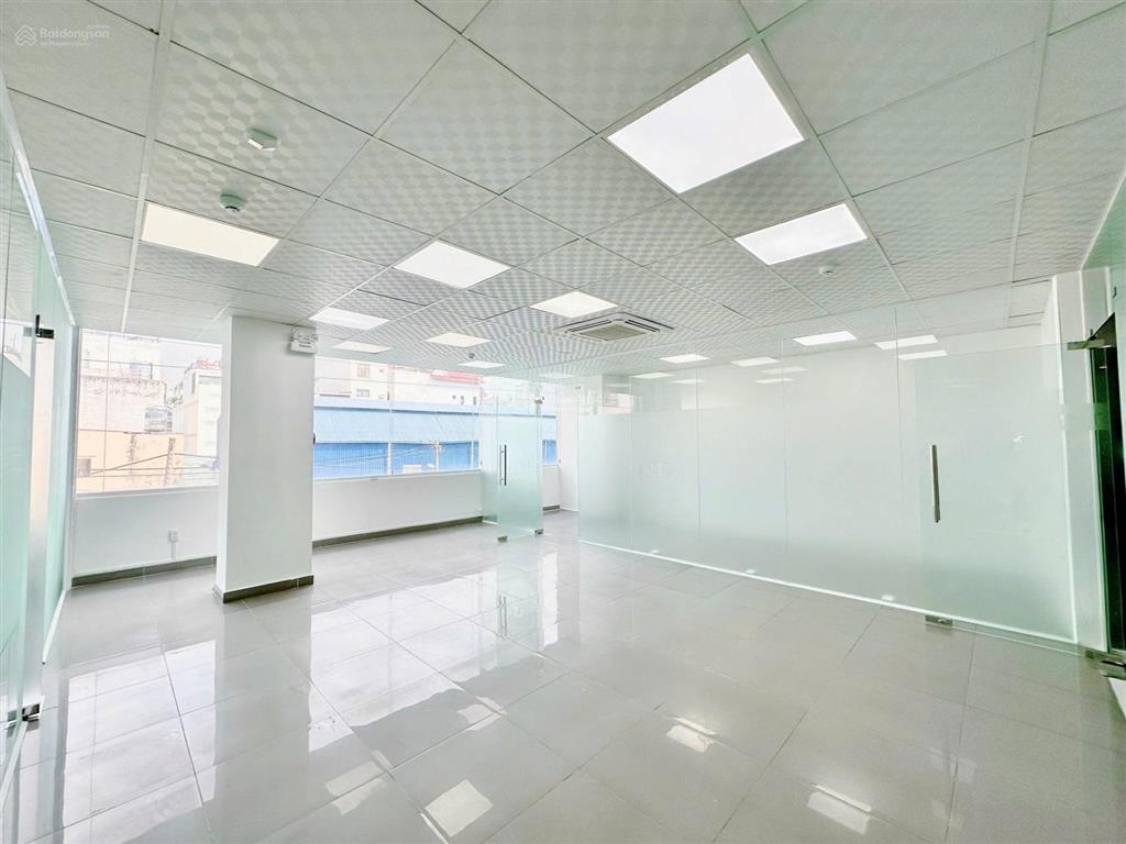 Tòa nhà vp có thang máy  cho thuê sàn văn phòng nguyễn đình chính p11 phú nhuận  97m2 giá 15tr
