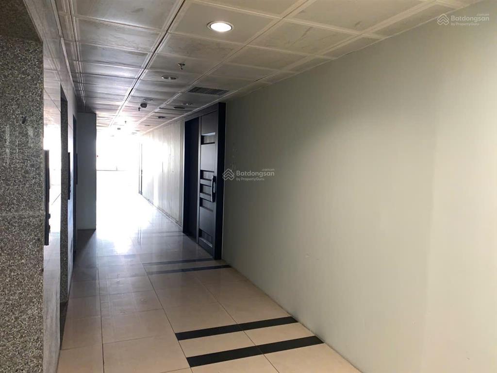 Cho thuê văn phòng mặt đường đường nguyễn văn cừ đầy đủ chỗ đỗ ô tô giá tốt