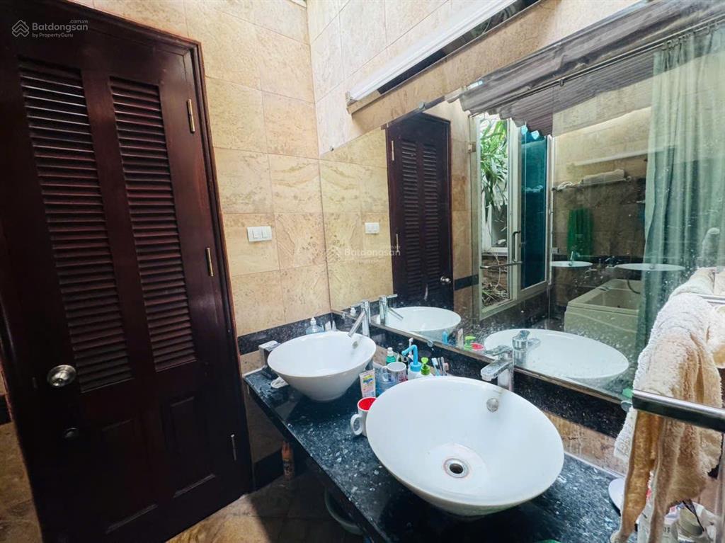 Chính chủ cần cho thuê mặt phố thạch bàn 4 tầng ô tô đỗ của xe máy đỗ thoải mái full đồ