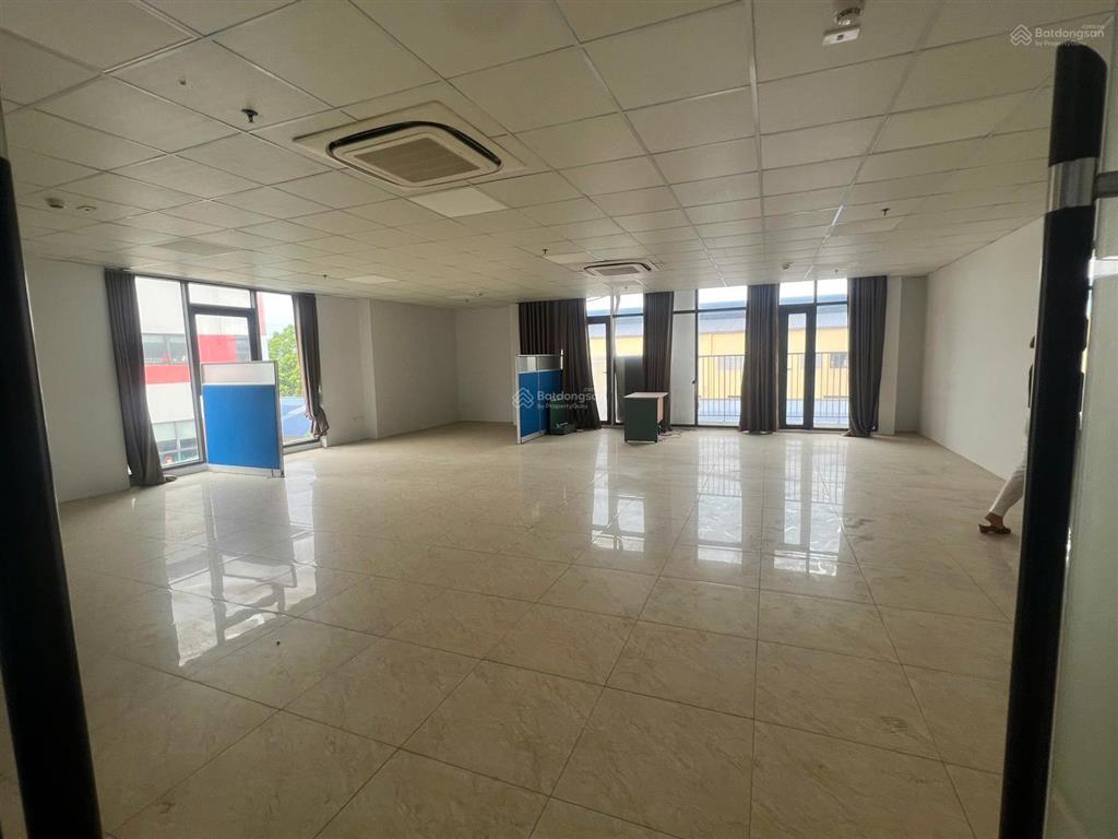 Chính chủ cần cho thuê 800m2 sàn thương mại tsg lotus sài đồng long biên