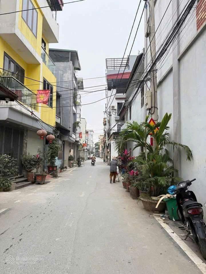 Bán gấp nhà đường nam yên lũng, an khánh. dt 35m2*4.5t. ba bước ra đường ô tô. ở, kd online đỉnh