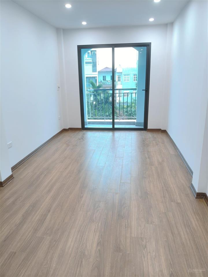 Hạ giá gấp! bán nhà đường la phù, đông la. 35m2*5t. mt 6m. xây mới. 3p. ba bước ra ô tô. nhỉnh 3 tỷ