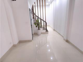 Hiếm! cho thuê nhà phố văn cao, liễu giai. 90m ra đường ô tô tránh. 50m2*4t, 4pn, đồ cơ bản
