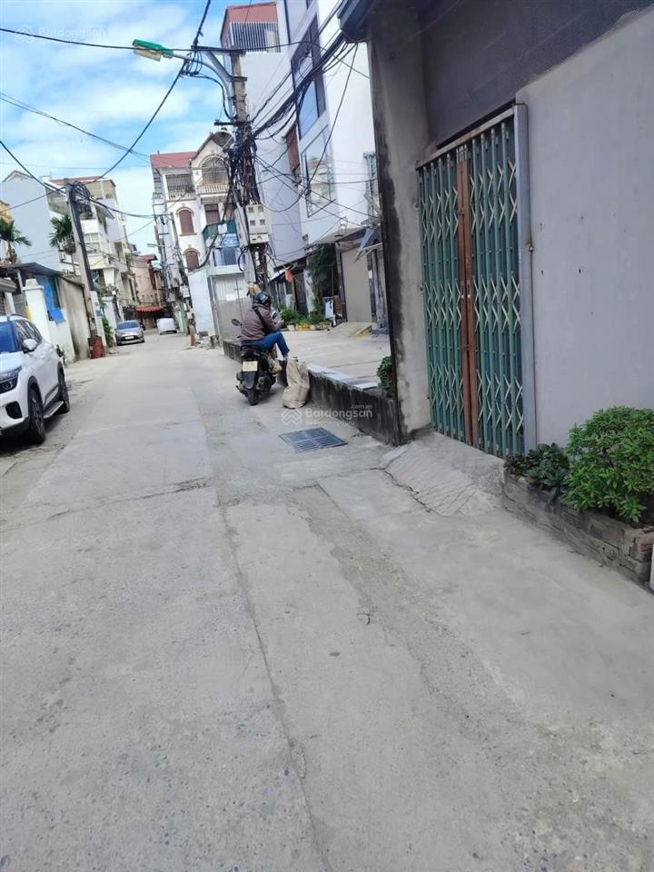 Vị trí đẹp! cho thuê nhà phố linh lang, đội cấn. ô tô đỗ cửa. ở, kd online đỉnh. 50m2*4t. 4pn