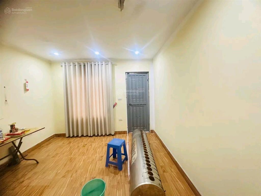 Hiếm! cho thuê nhà phố văn cao, đội cấn. 20m ra đường ô tô. 23m2*4t, 2pn. đủ đồ cơ bản. 6.8tr/tháng