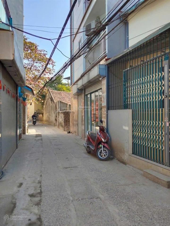 Cực hiếm! bán đất đường hoàng quốc việtphùng chí kiên. dt 45m2. mt 4m. 50m ra ô tô. chỉ hơn 6 tỷ