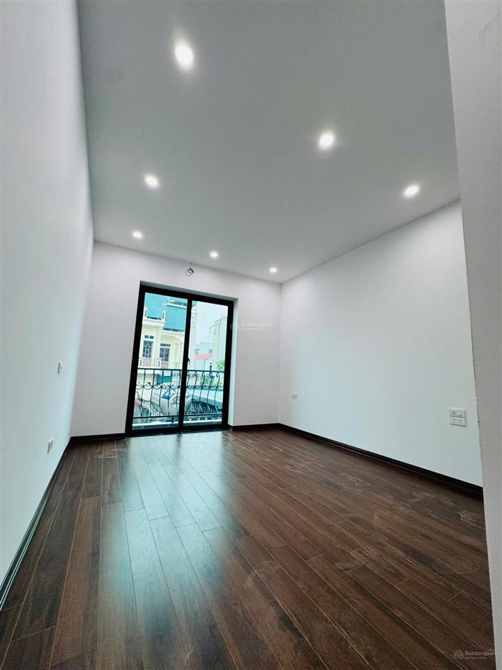 Hiếm! bán nhà mặt phố ô chợ dừa, đê la thành mới. 35m² x 6t. mt 4,5m vỉa hè 6m. kd đỉnh. thang máy