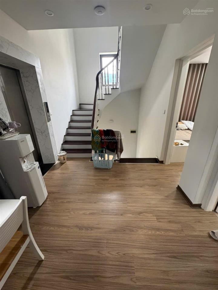 Cực đẹp!lạc long quân,tây hồ. ba bước ra hồ tây. 200m2 x 4t. 6pn. lô góc. vf3 đỗ cửa. full nội thất