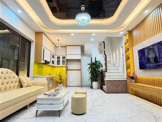 Hạ giá cực sốc! cần bán gấp nhà phố hoàng quốc việt. 40m ra đường ô tô tránh. 58m2 x 4t. mt 6m