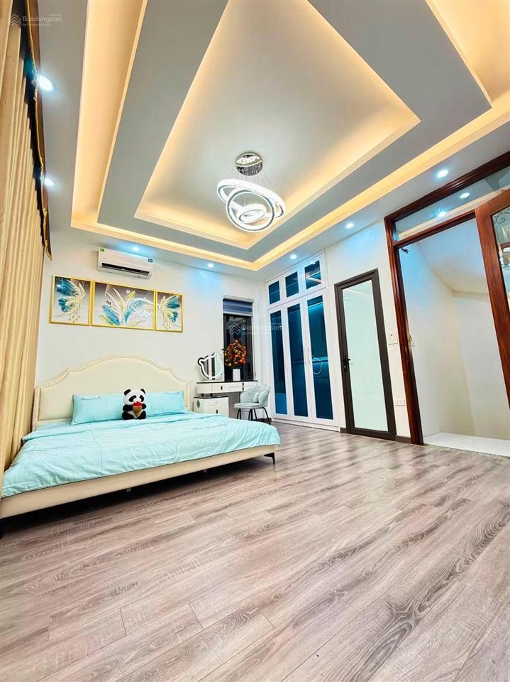 Hạ giá cực sốc! cần bán gấp nhà phố hoàng quốc việt. 40m ra đường ô tô tránh. 58m2 x 4t. mt 6m