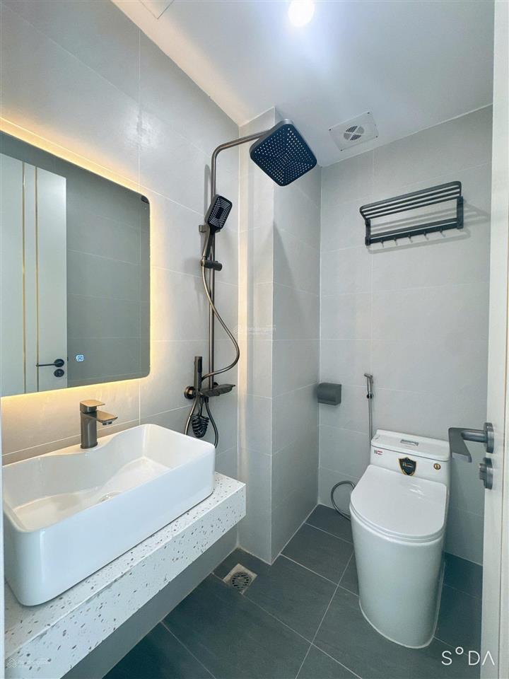 Chính chủ cho thuê chtt thành công, láng hạ, 65m2. 2pn, 2wc. full nội thất xịn sò. 2 thoáng